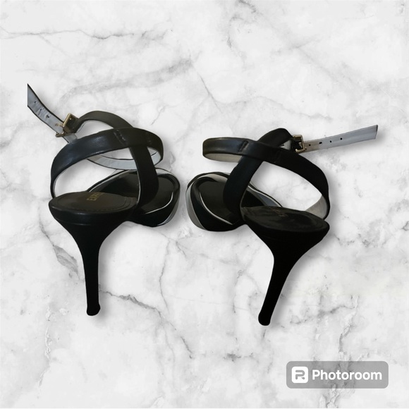 Express high heels - Picture 2 of 3